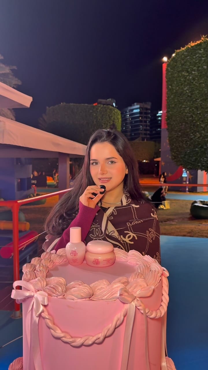 Post 8 by Skin Cake on Instagram (video)