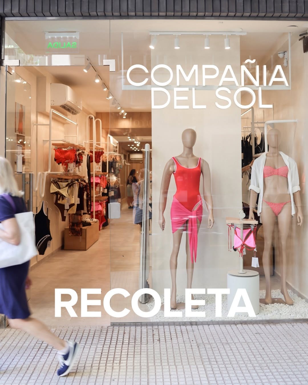 Post 10 by COMPANIA DEL SOL on Instagram (carousel)