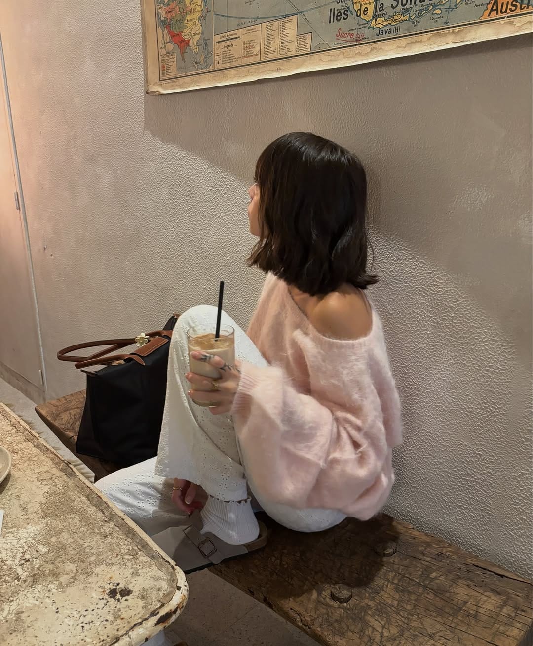 Post 6 by Adriana on Instagram (carousel)