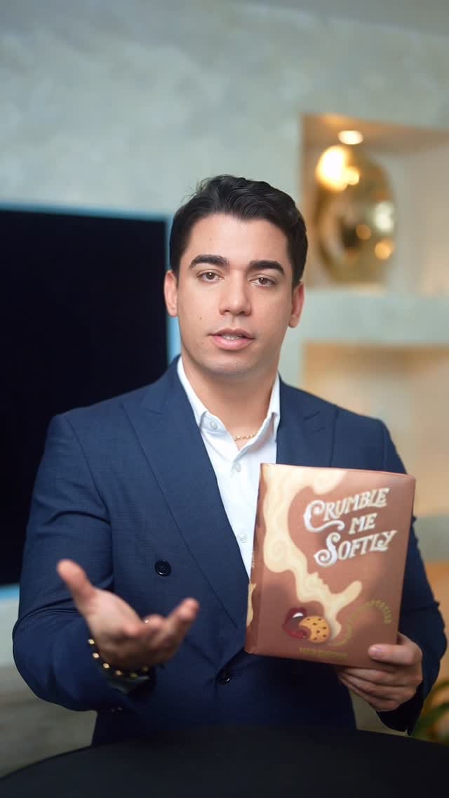 Post 5 by Valencia Perfumes on Instagram (video)