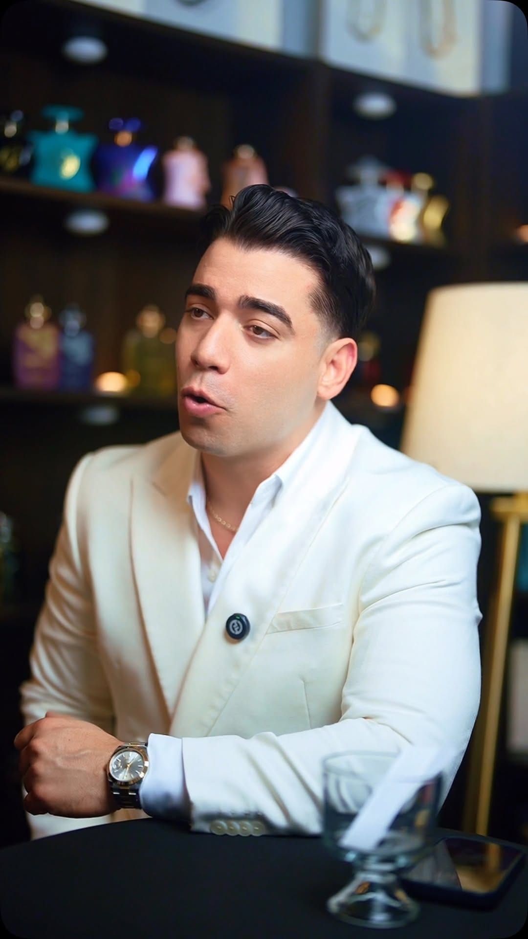 Post 8 by Valencia Perfumes on Instagram (video)