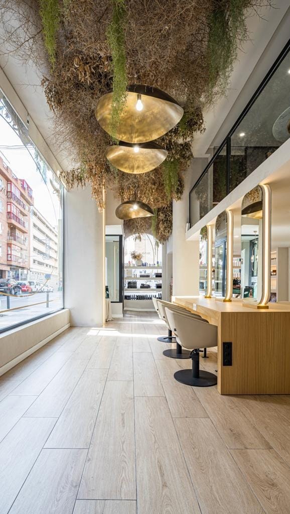 Post 10 by Mónica Gabarrón Hair Salon on Instagram (video)