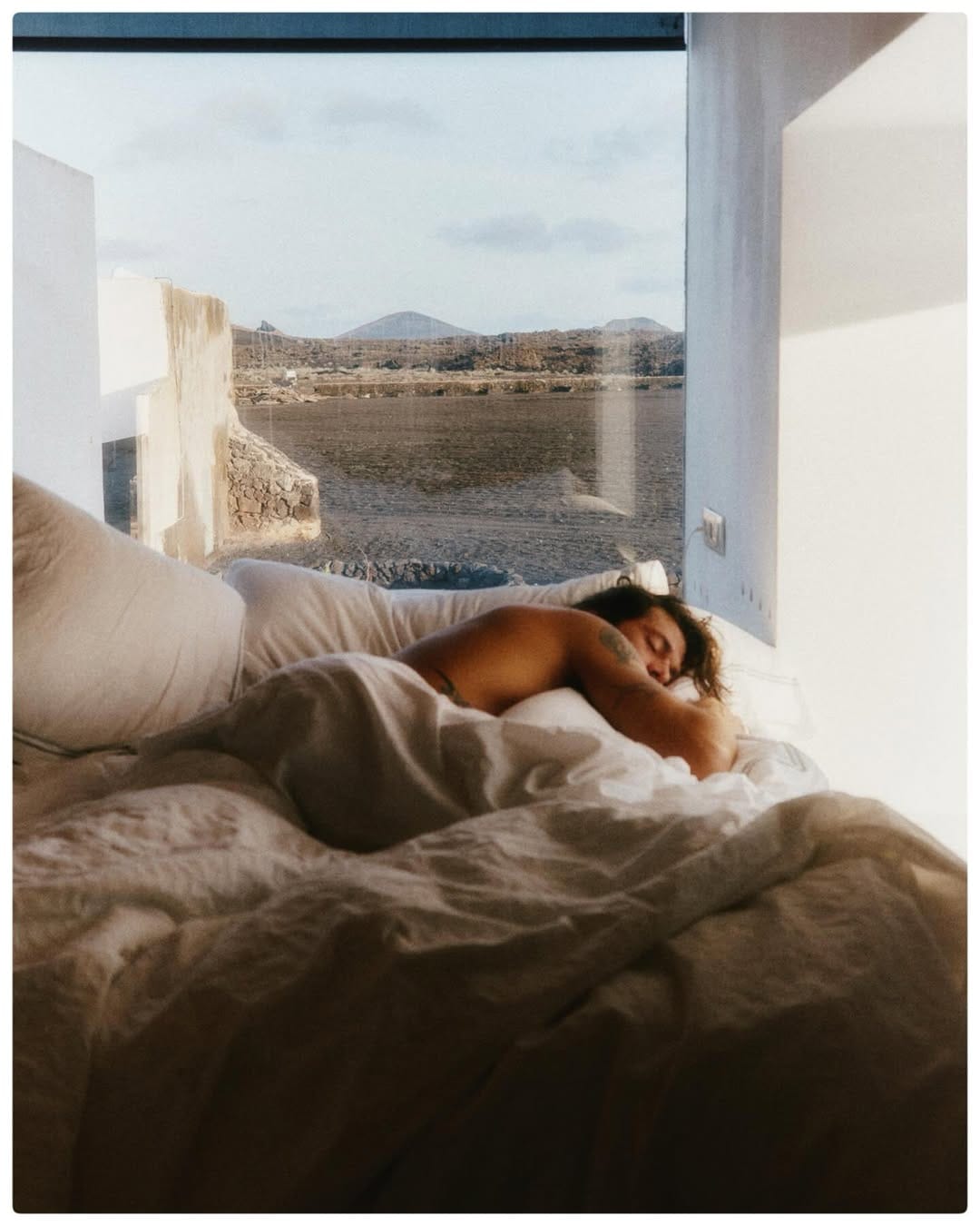 Post 4 by Carlota del Sol on Instagram (image)