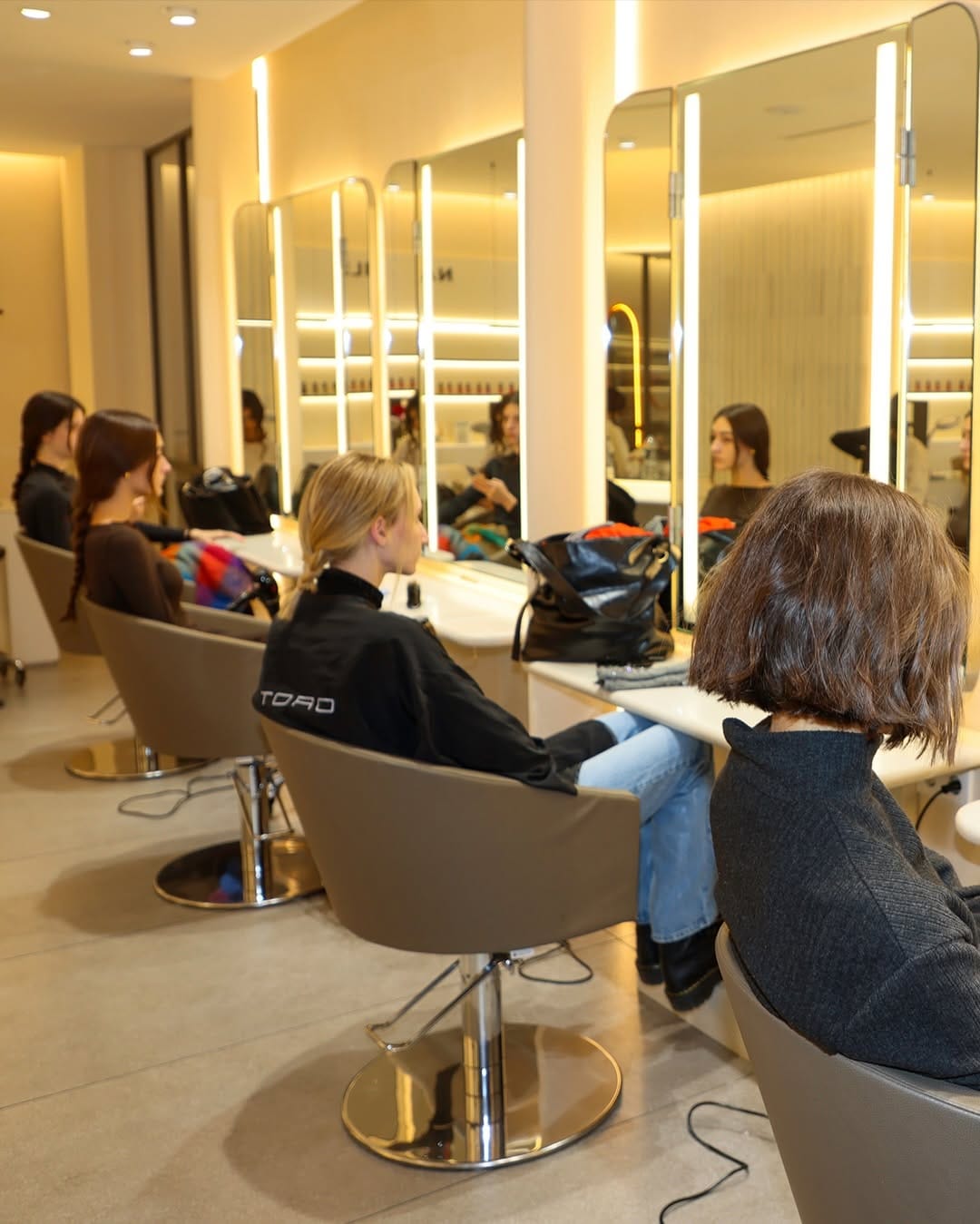 Post 7 by Salón TORO | Hair Salon on Instagram (carousel)