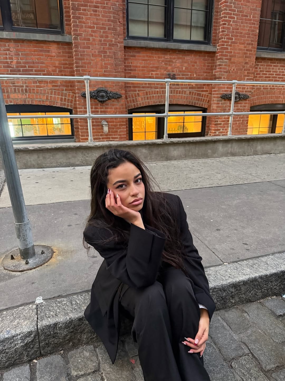 Post 9 by Ema Cuevas on Instagram (carousel)