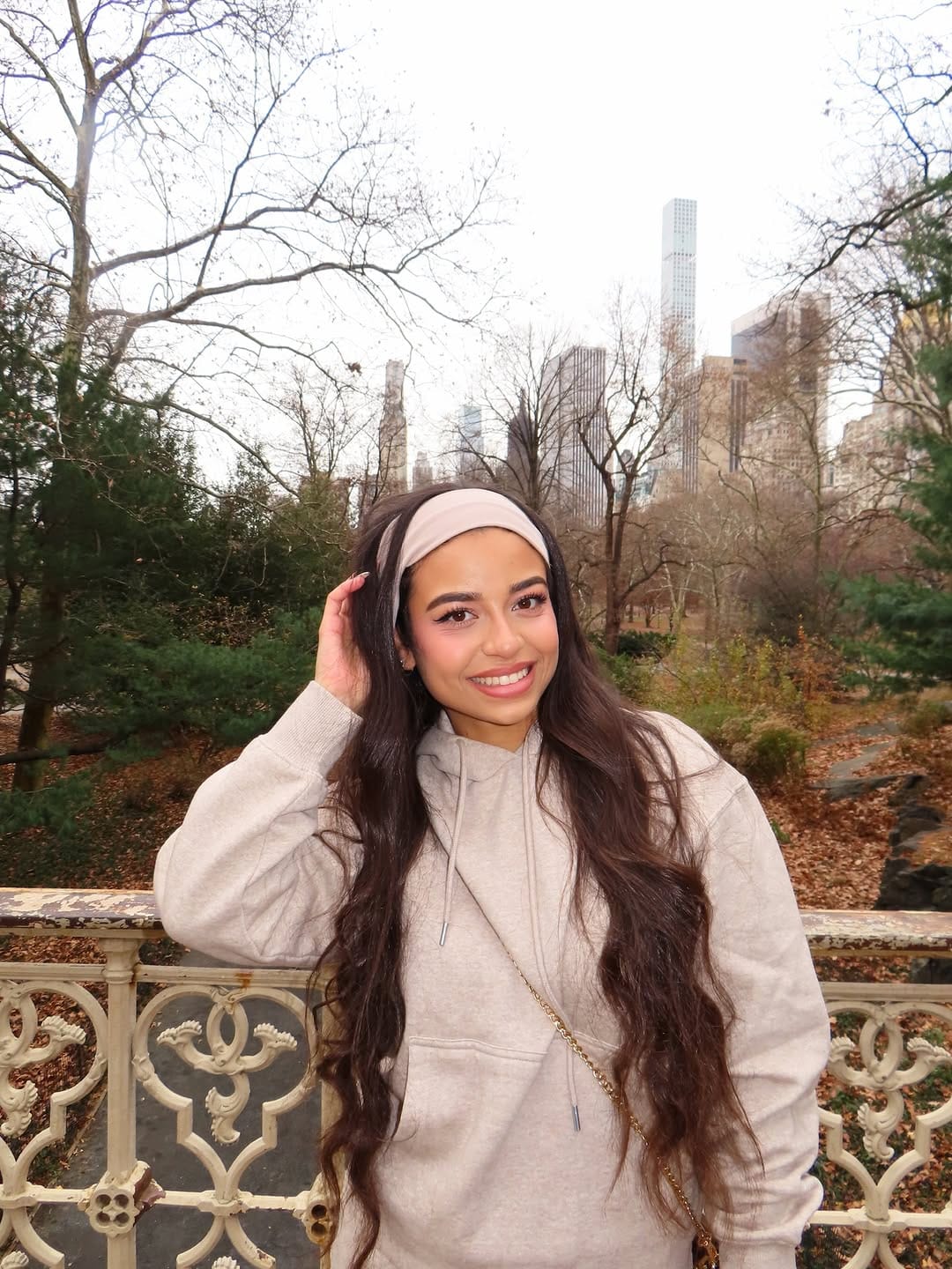 Post 10 by Ema Cuevas on Instagram (carousel)