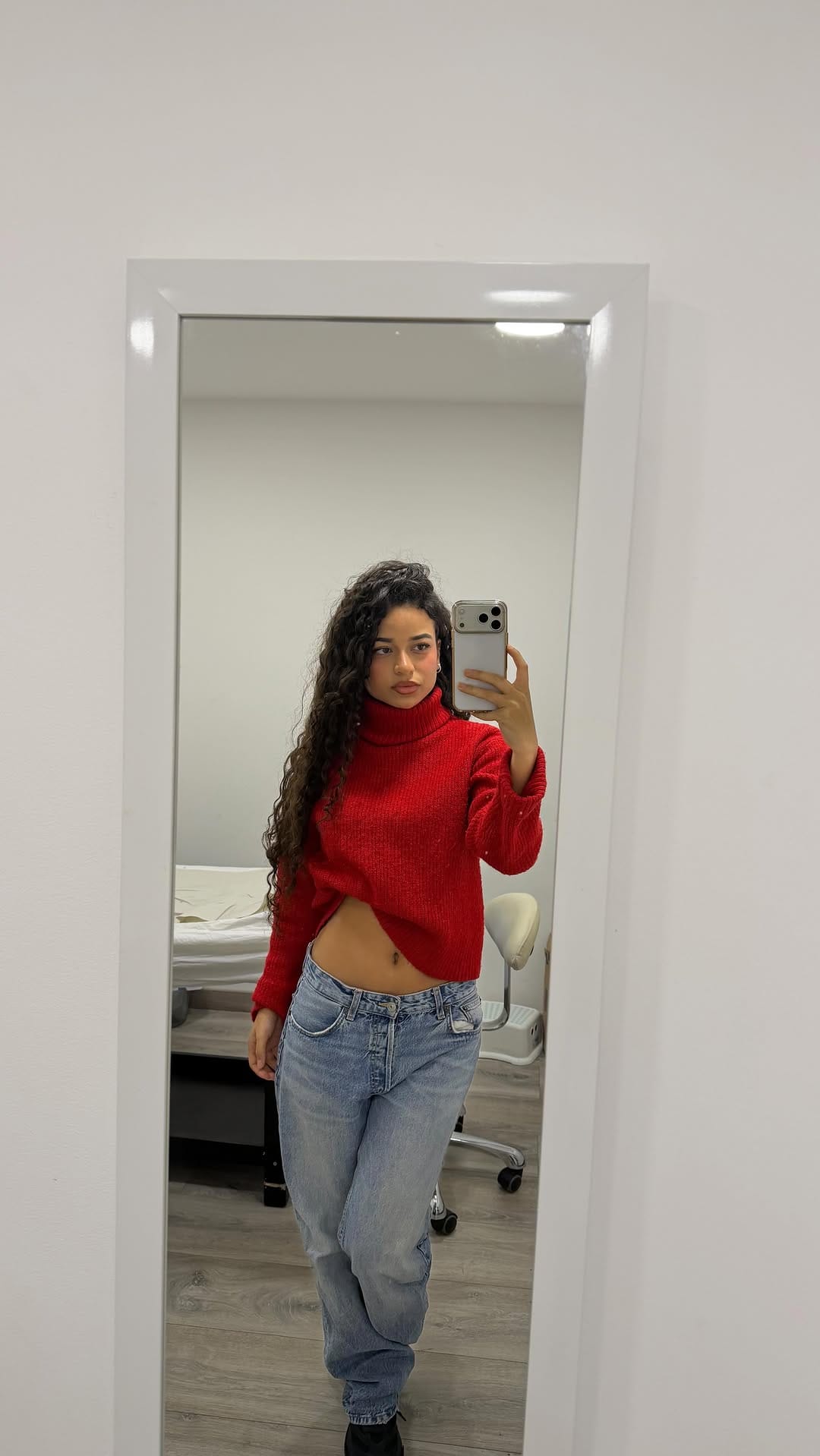 Post 6 by Ema Cuevas on Instagram (video)