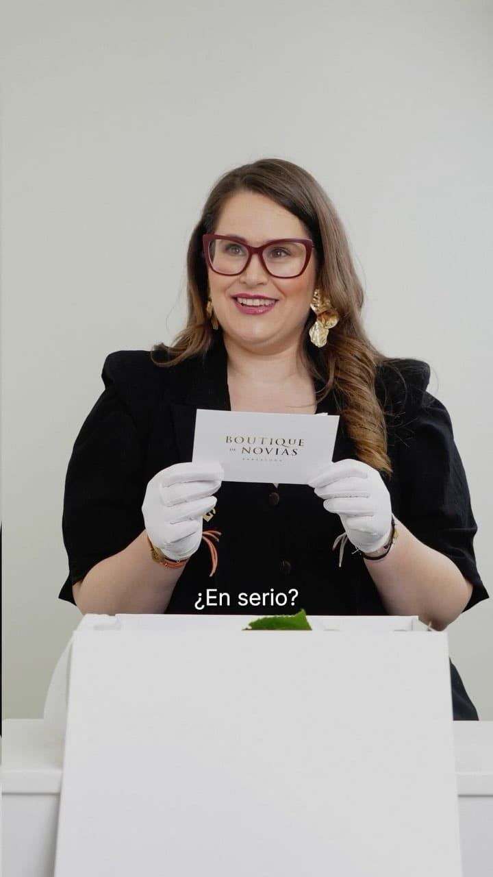 Post 9 by Boutique de Novias on Instagram (video)