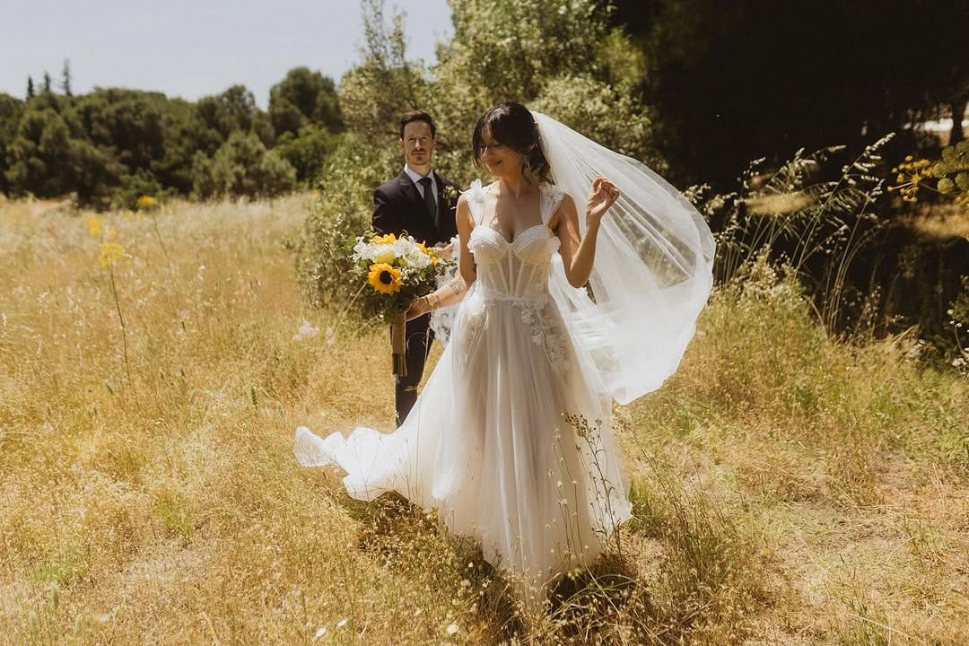 Post 7 by Boutique de Novias on Instagram (carousel)