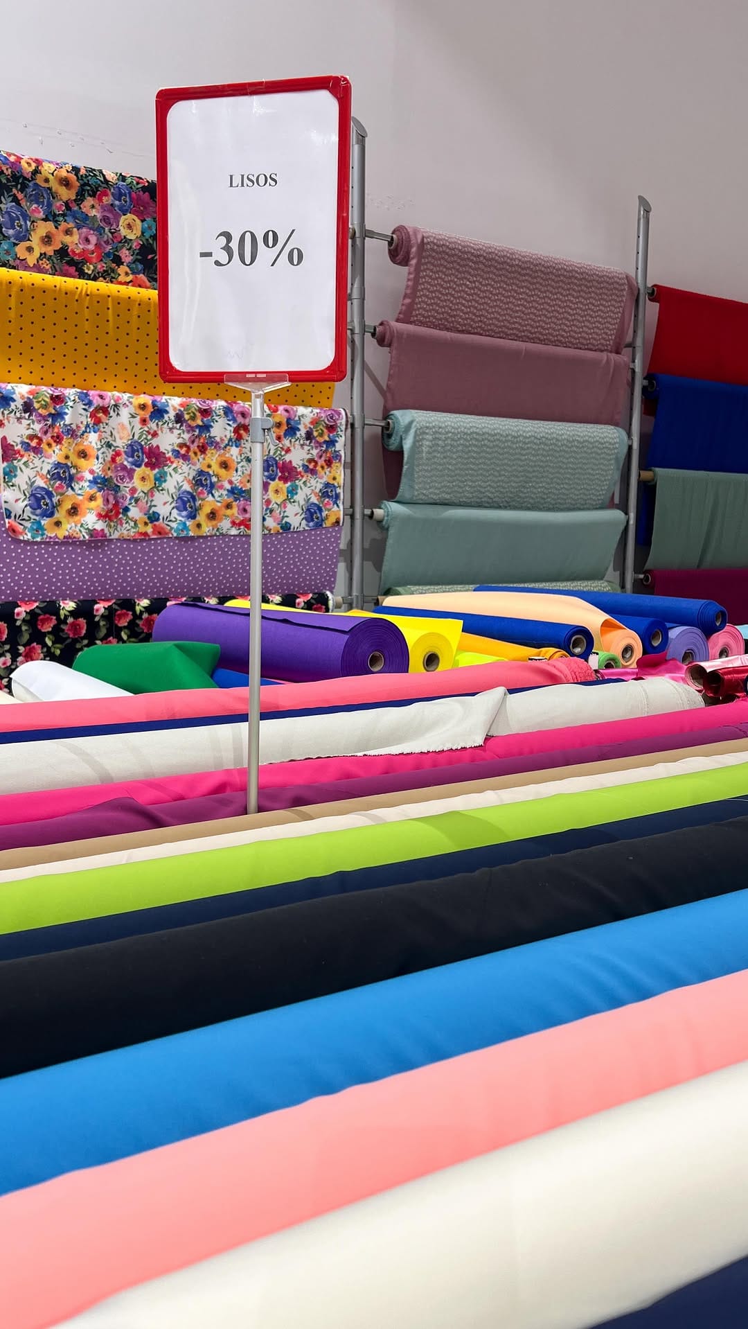 Post 1 by Tejidos Reytex - diseño textil on Instagram (video)