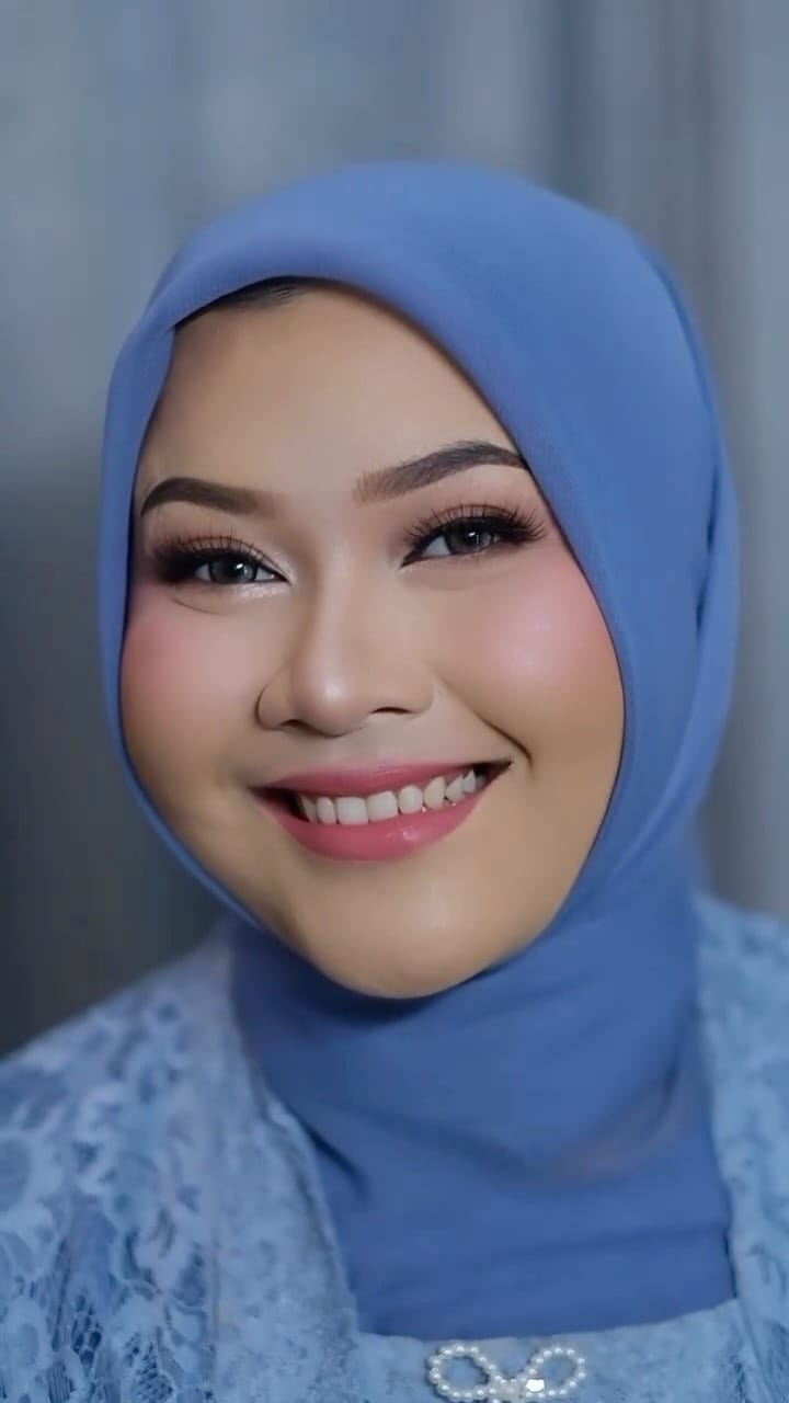 Post 5 by Makeup Artist Sby,sda,mlg on Instagram (video)