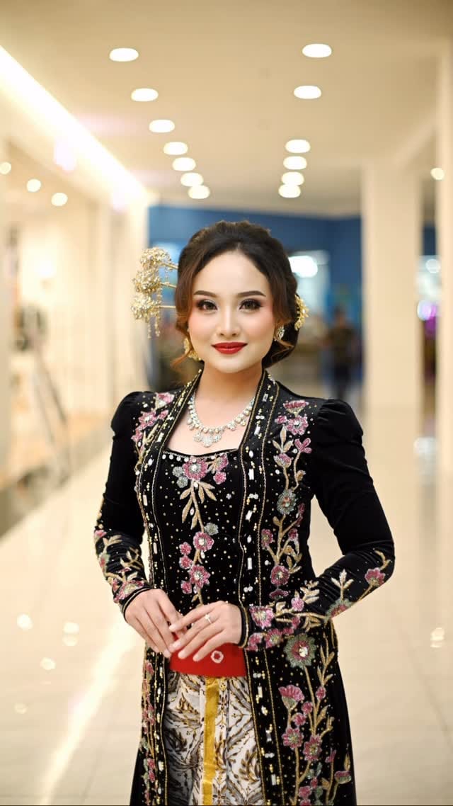 Post 10 by Makeup Artist Sby,sda,mlg on Instagram (video)