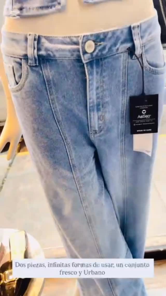 Post 3 by S i x t i n a / ropa on Instagram (video)