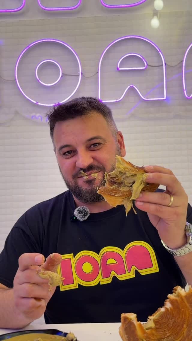 Post 7 by Pastelería IOAN on Instagram (video)