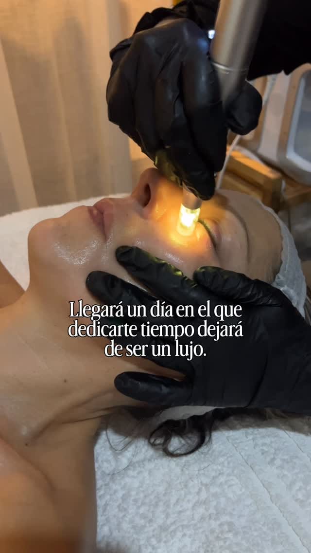 Post 8 by 𝐂𝐞𝐧𝐭𝐫𝐨 𝐝𝐞 𝐞𝐬𝐭𝐞́𝐭𝐢𝐜𝐚 𝗕𝗲𝗮 𝗟𝗮𝘁𝗼𝗿𝗿𝗲 | 𝗙𝗮𝗰𝗶𝗮𝗹𝗶𝘀𝘁𝗮 & 𝗕𝗲𝗮𝘂𝘁𝘆 𝗘𝘅𝗽𝗲𝗿𝘁 on Instagram (video)