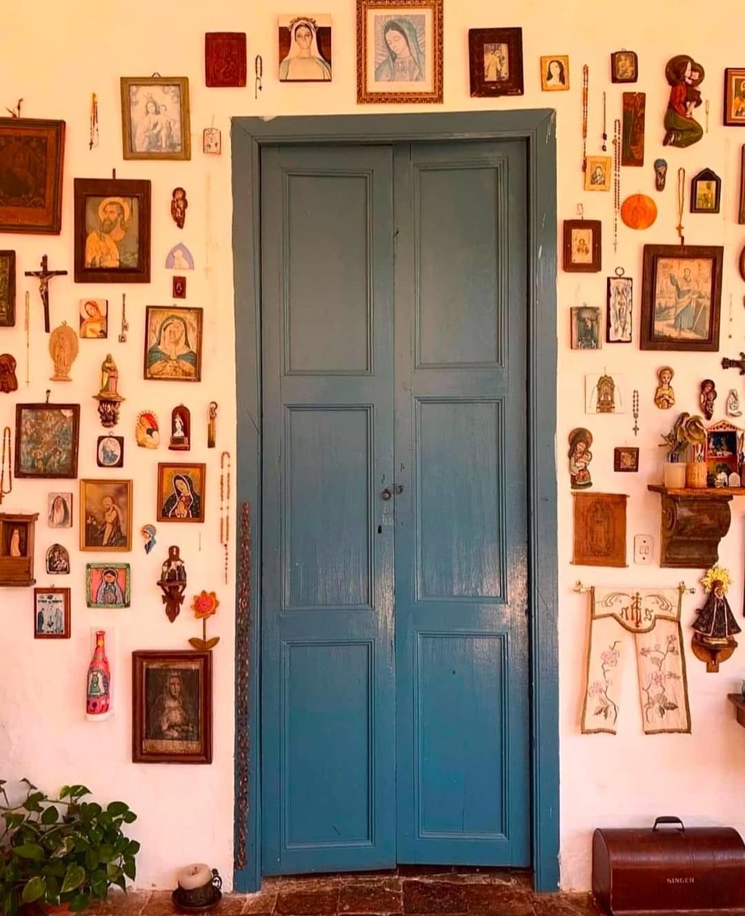 Post 4 by Deco for Curious - by Bárbara Soroa on Instagram (image)