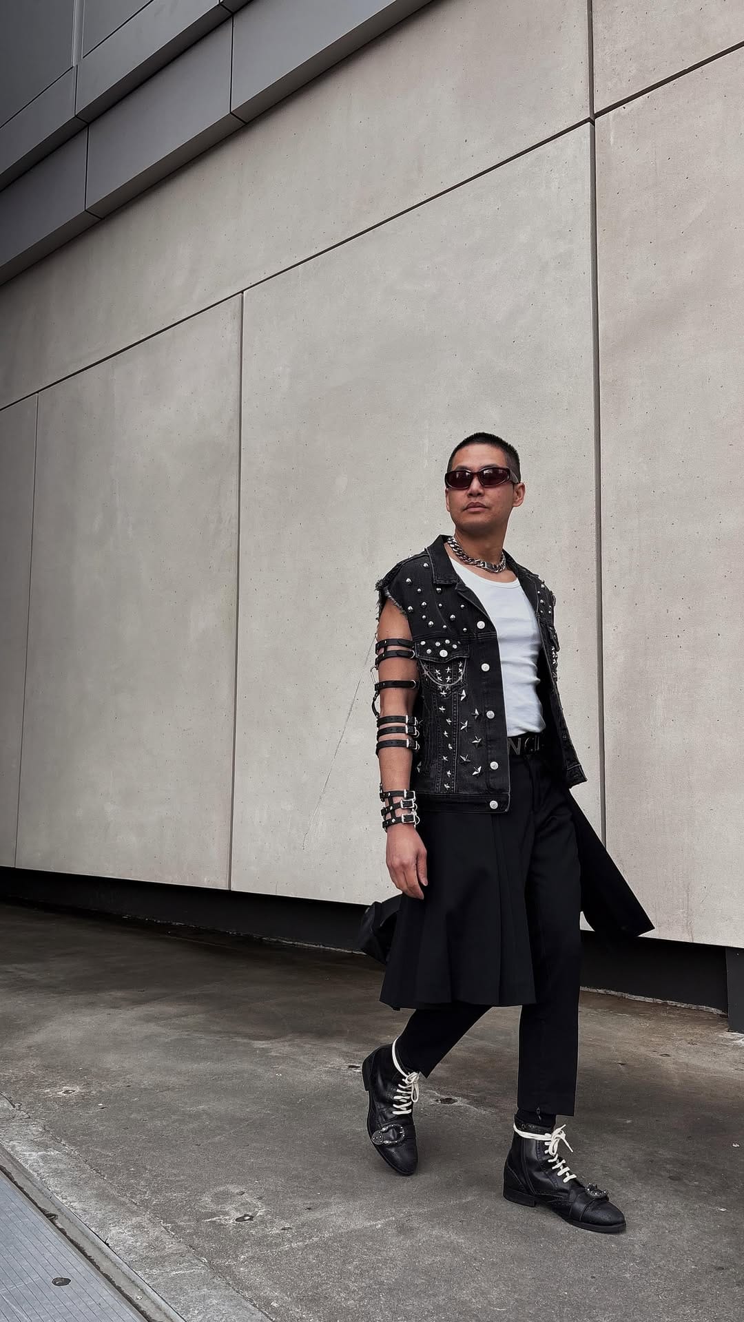 Post 6 by Vincent Calderon on Instagram (video)