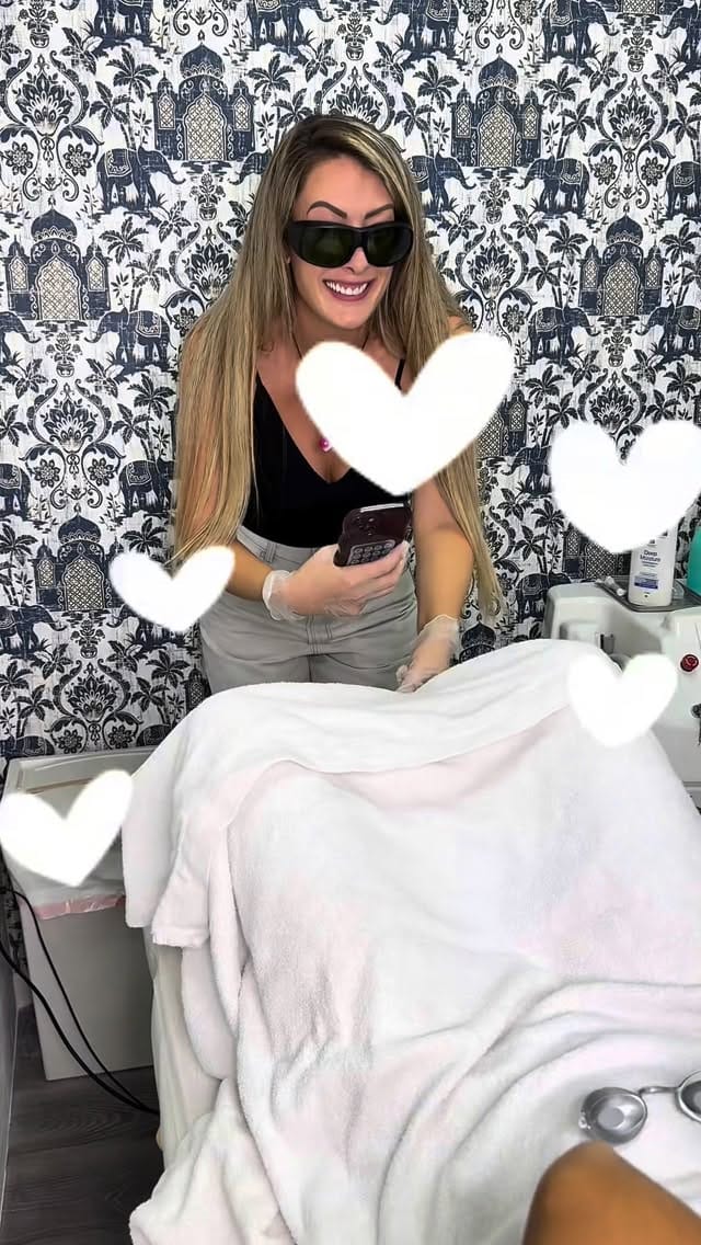 Post 8 by Clariss Centro Médico Estético on Instagram (video)