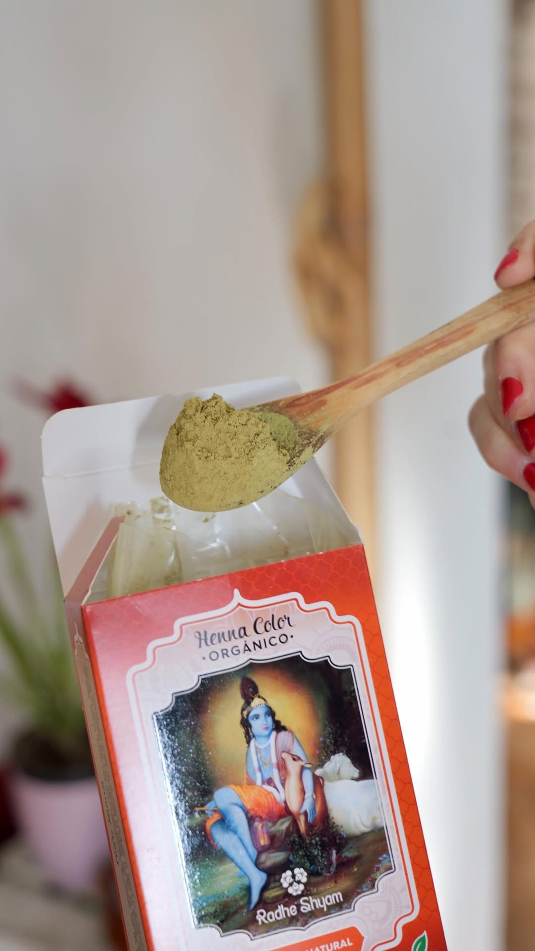 Post 2 by Radhe Shyam | Henna, Perfumería y Cosmética on Instagram (video)