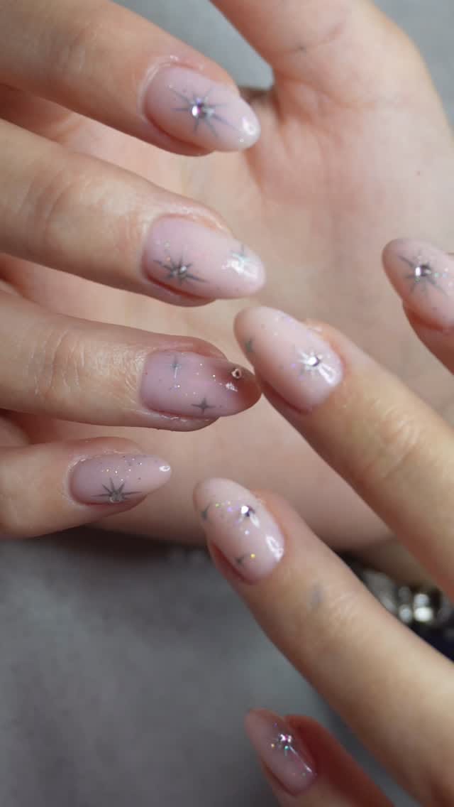 Post 6 by Ana Conde 💅🏼 nails & beauty on Instagram (video)