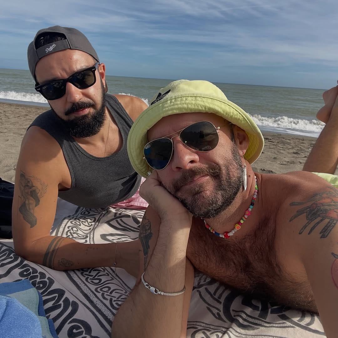 Post 9 by Jorge Dean on Instagram (carousel)