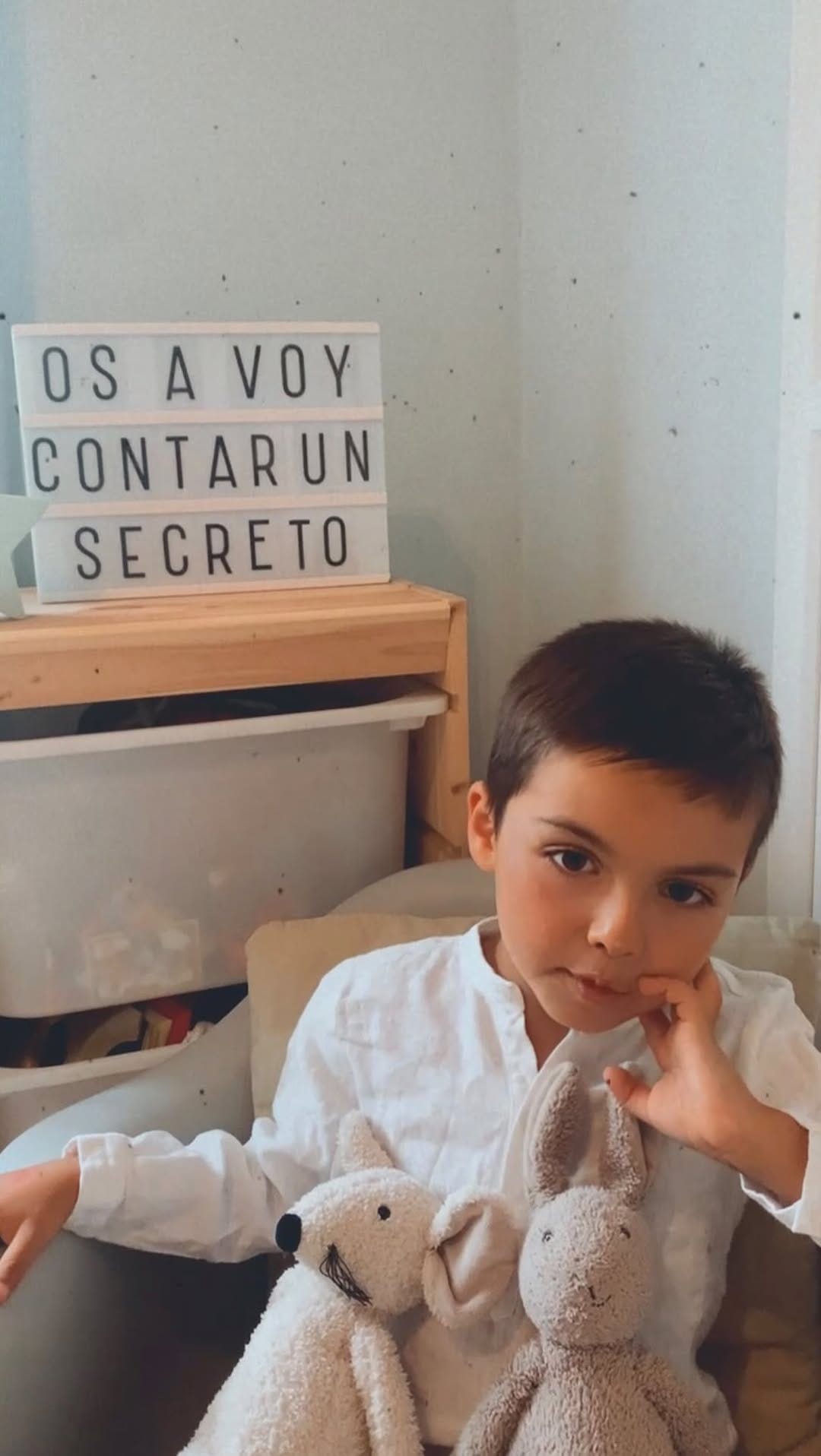 Post 10 by Lou / ColgandoEnMiArmario on Instagram (video)