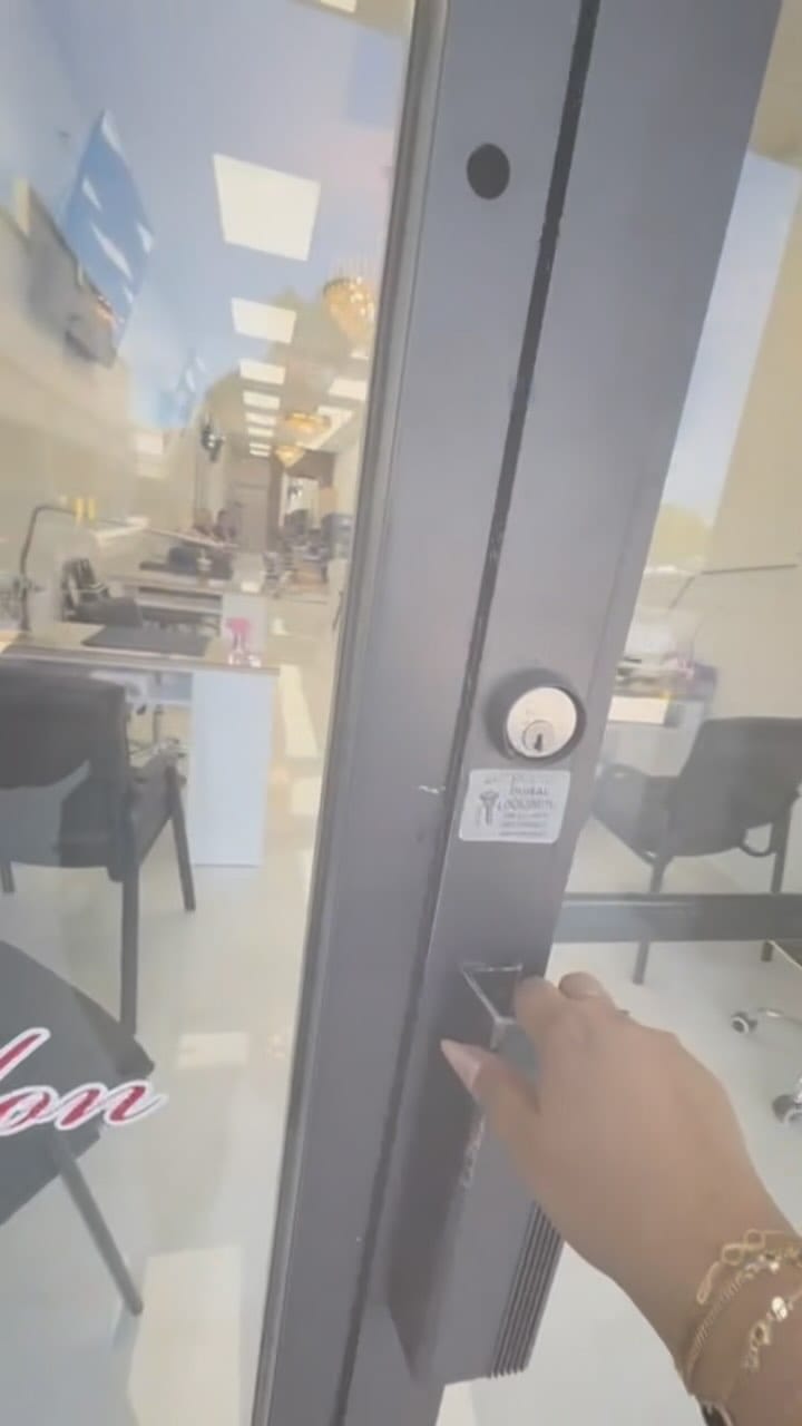 Post 4 by Secret Nail Salon on Instagram (video)