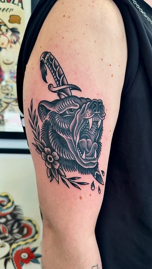 Post 5 by Estudio de tatuajes Alicante Quecorralatinta on Instagram (video)