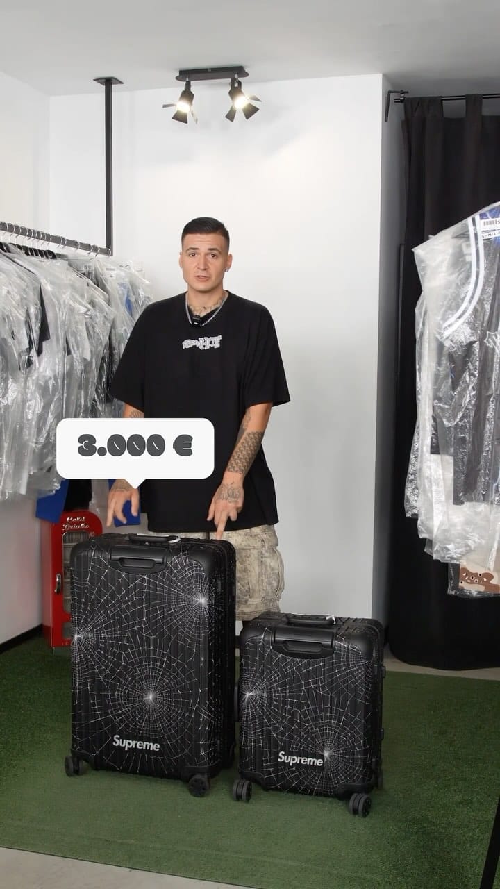 Post 6 by SNEAKERS LAB & CLOTHING on Instagram (video)