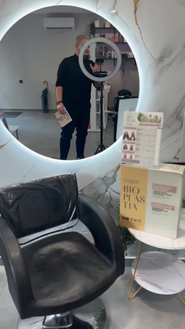 Post 1 by Fran Almagro Hair Studio on Instagram (video)