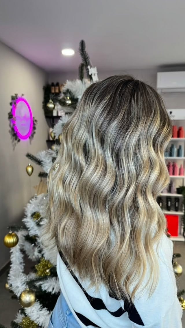 Post 9 by Fran Almagro Hair Studio on Instagram (video)