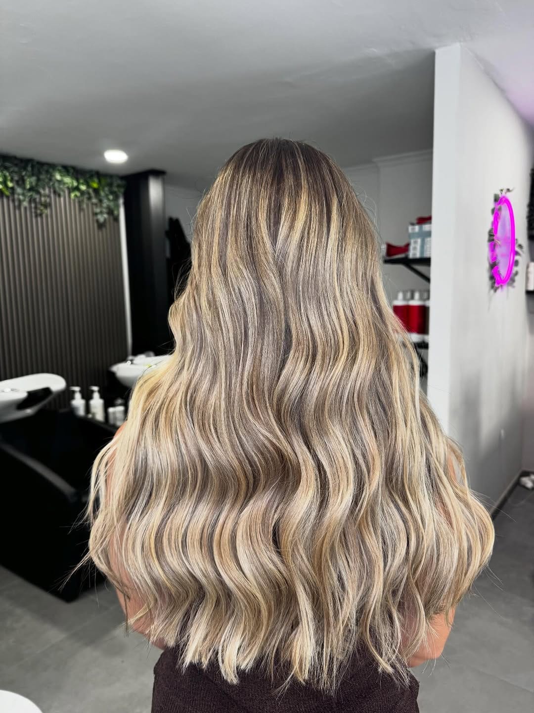 Post 10 by Fran Almagro Hair Studio on Instagram (carousel)