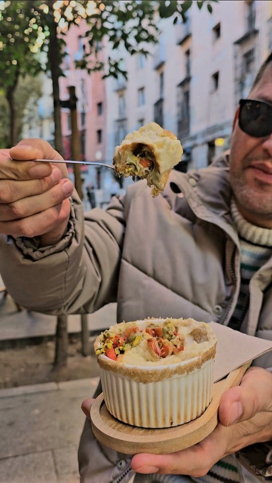 Post 6 by Vida Madrid x Angel Sánchez on Instagram (video)