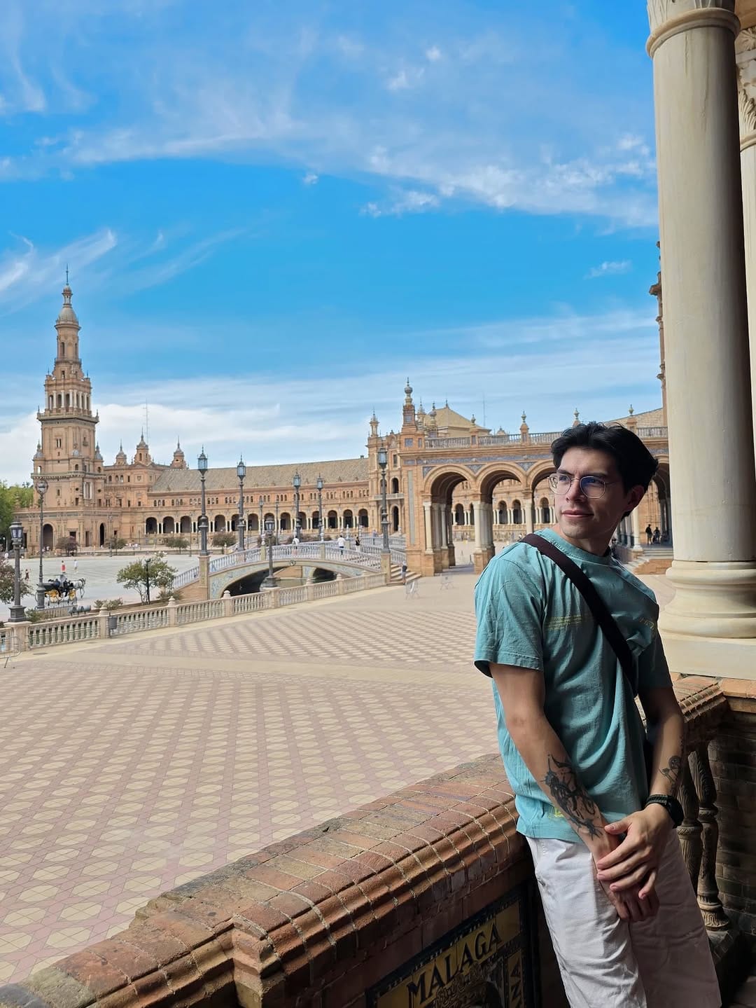 Post 6 by Sebas López R. on Instagram (carousel)