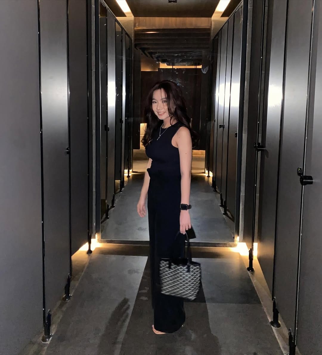 Post 9 by drg. Alicia Surya on Instagram (carousel)