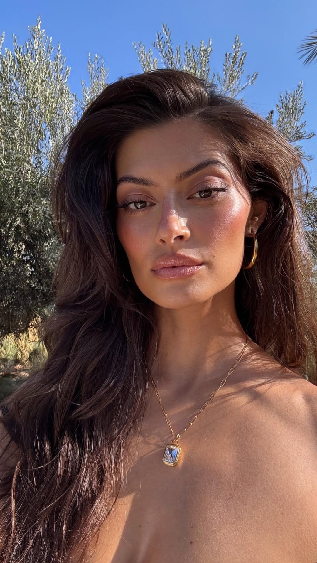 Post 6 by Lauren Buckley Ibiza Makeup on Instagram (video)