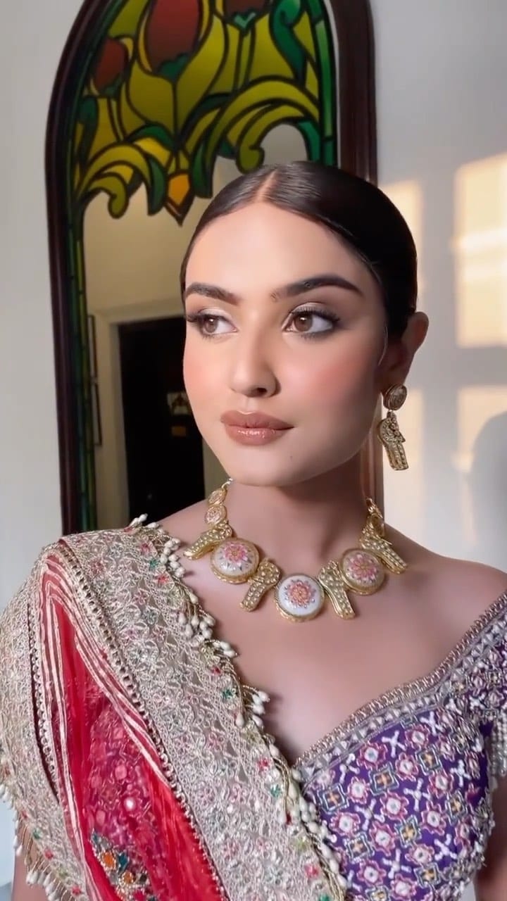 Post 10 by Bhagyashree on Instagram (video)