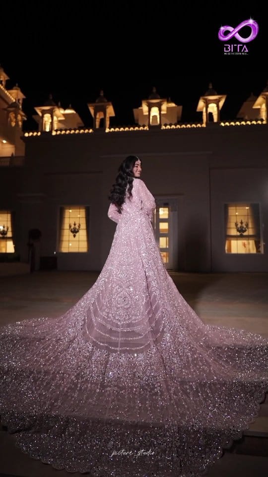 Post 4 by Deepali Naikya Gautam ||Bhopal makeup Artist|| on Instagram (video)