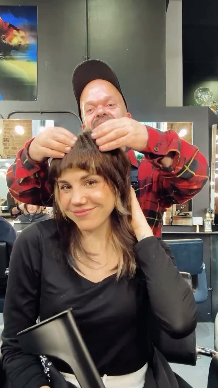 Post 4 by Dani Zuñiga Hair & Make up on Instagram (video)