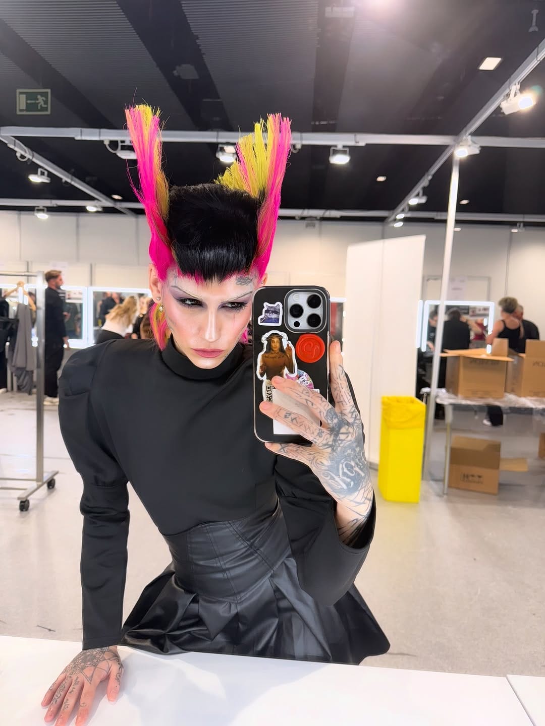 Post 7 by Dani Zuñiga Hair & Make up on Instagram (carousel)