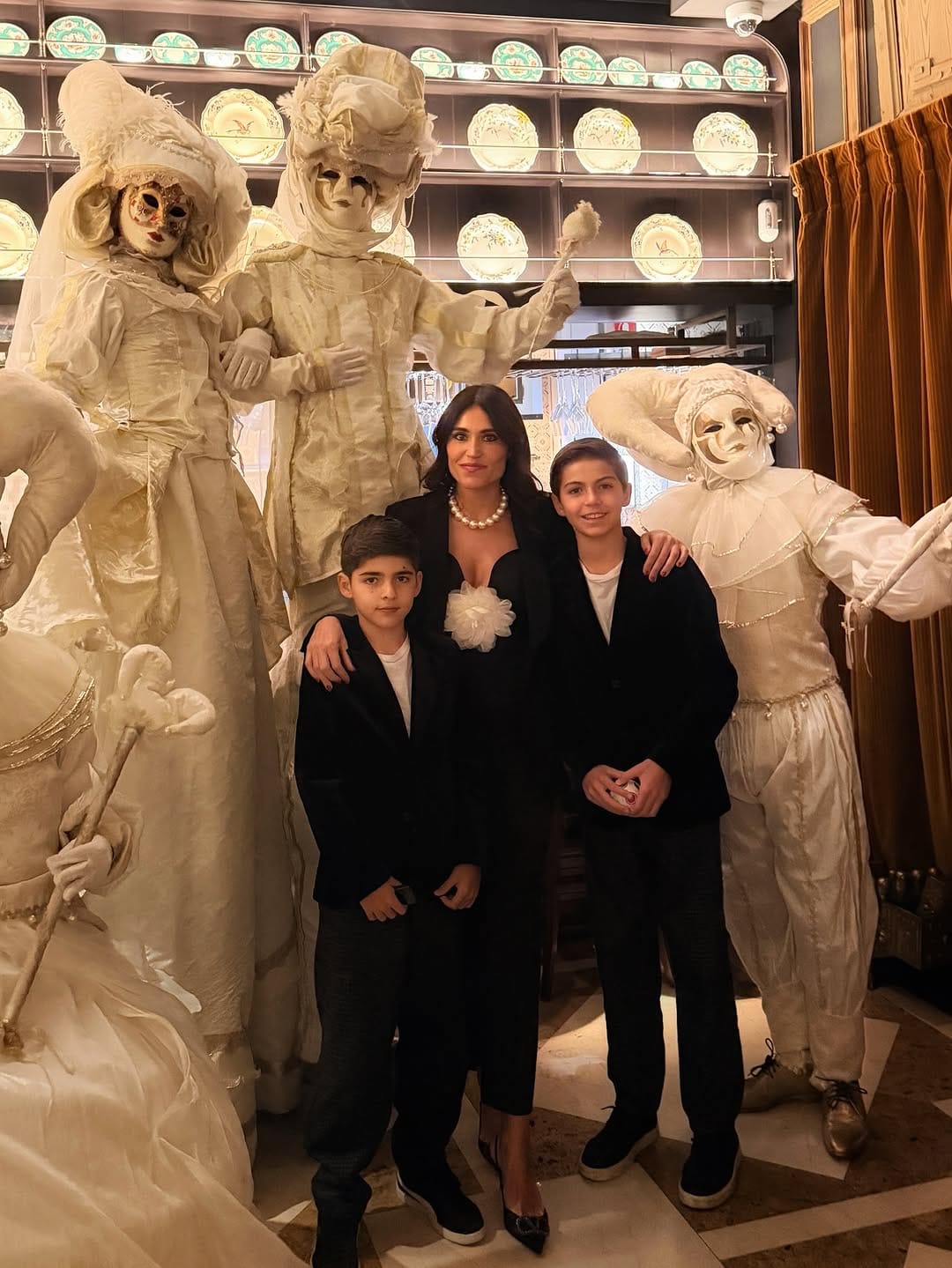 Post 2 by Vanessa Leache on Instagram (carousel)