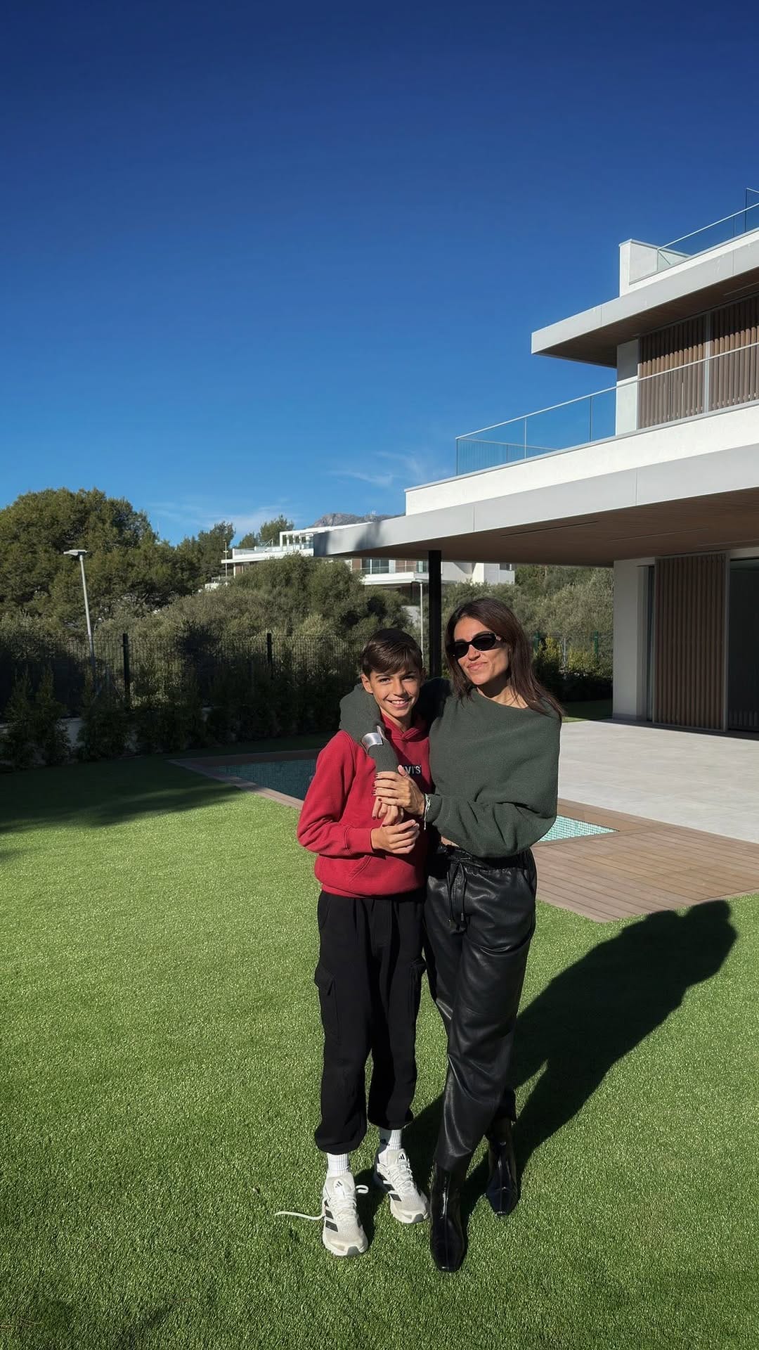 Post 4 by Vanessa Leache on Instagram (video)