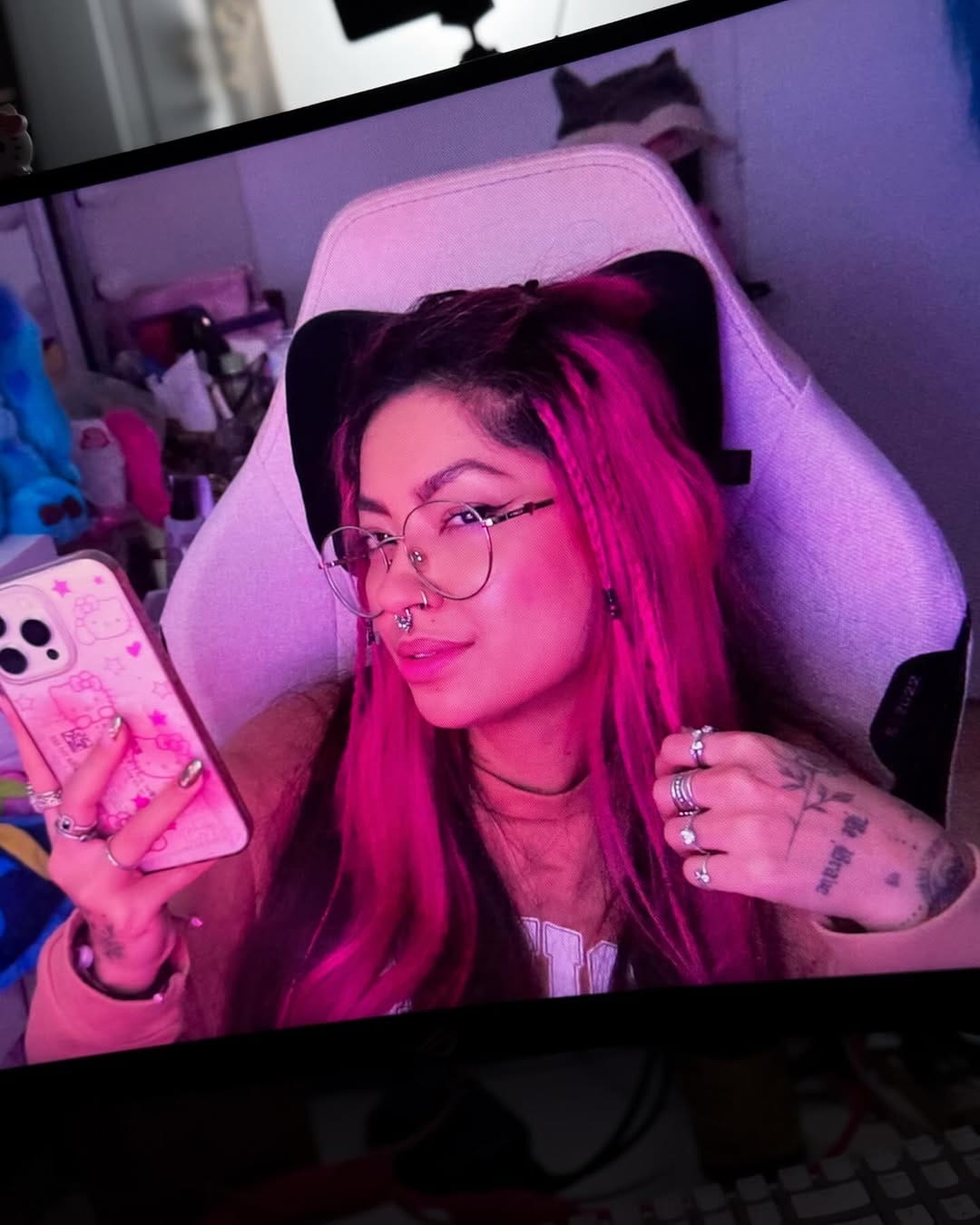 Post 6 by Téia Abe - Blogamer 💋🎮 on Instagram (carousel)