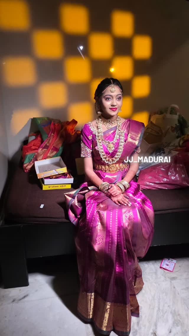 Post 5 by Madurai Makeup Artist#makeup_by_kirthy on Instagram (video)