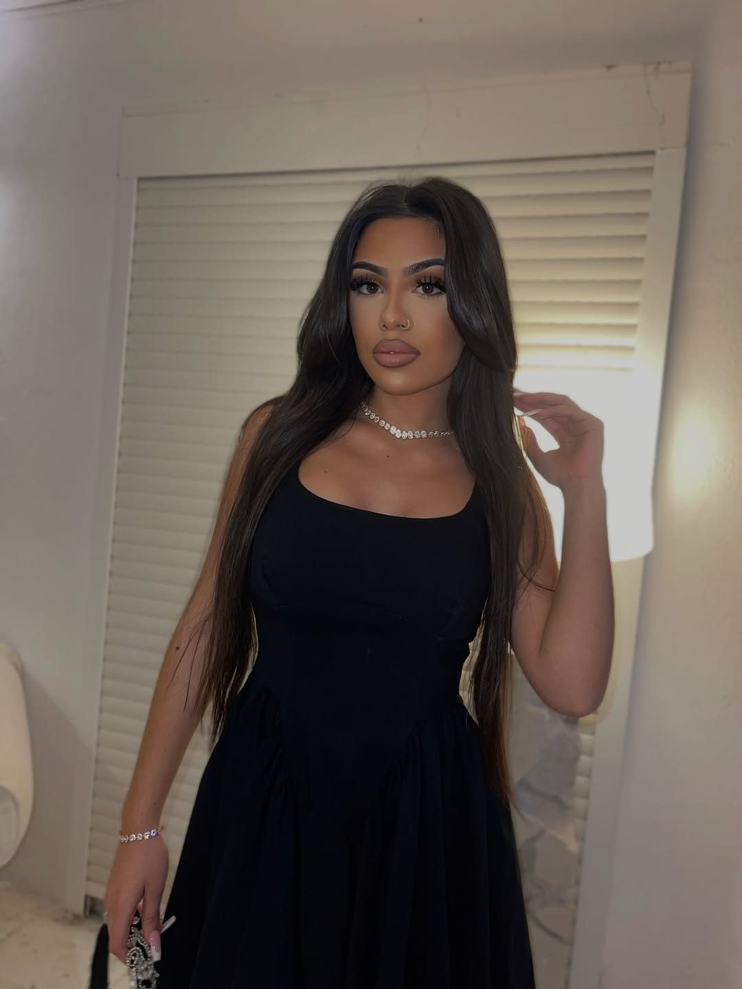 Post 6 by 𝐄𝐒𝐓𝐑𝐄𝐋𝐋𝐀 on Instagram (carousel)