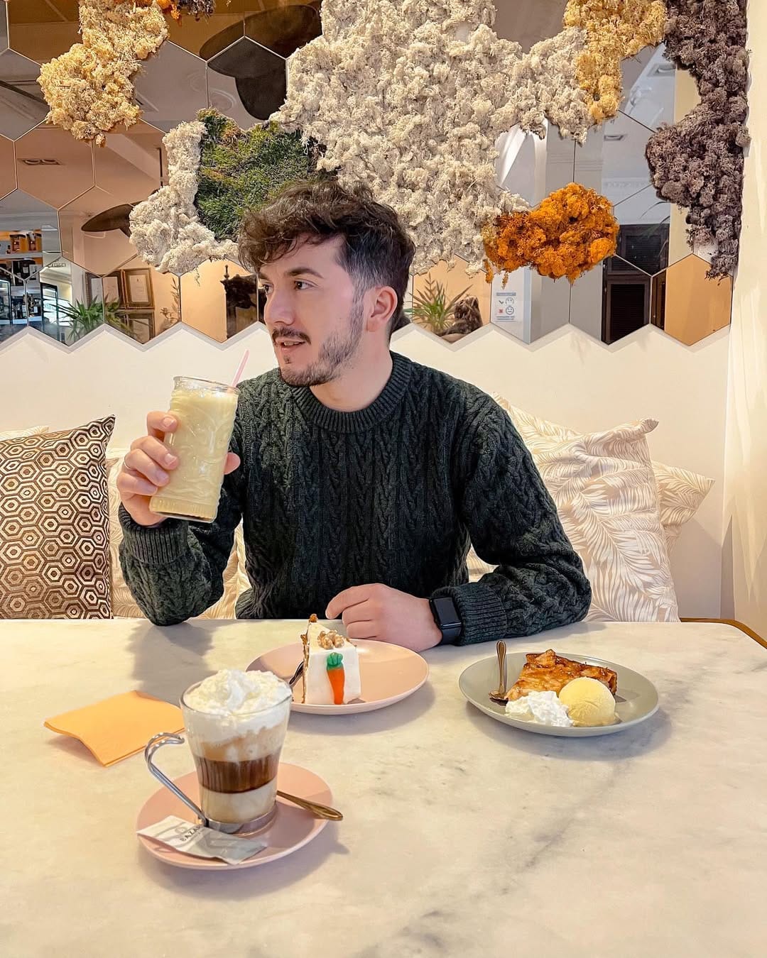 Post 9 by Aj&Ru on Instagram (image)