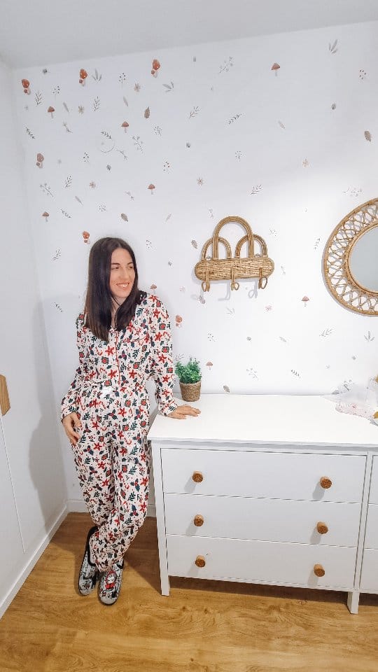 Post 6 by αι∂α on Instagram (video)