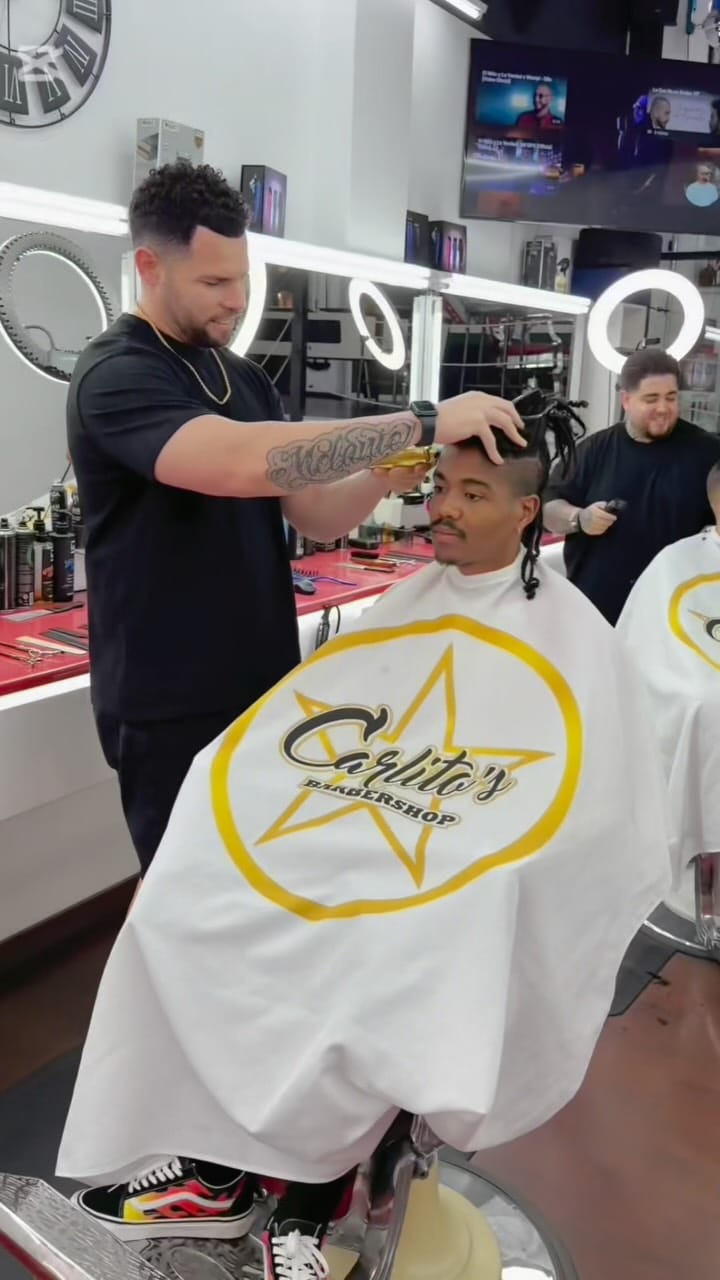 Post 4 by Carlito's Barber Shop 💈🇨🇺🇪🇸🇮🇨 on Instagram (video)