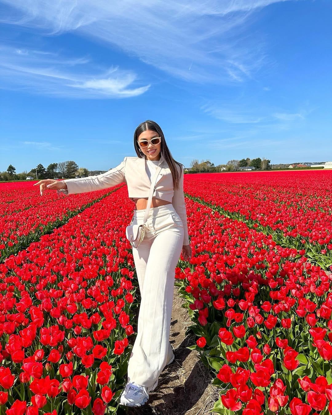 Post 9 by ✨ 𝑱𝒖𝒂𝒏𝒂 𝑽𝒂𝒍𝒆𝒏𝒕𝒊𝒏𝒂 l Beauty & Style creator ✨ on Instagram (carousel)