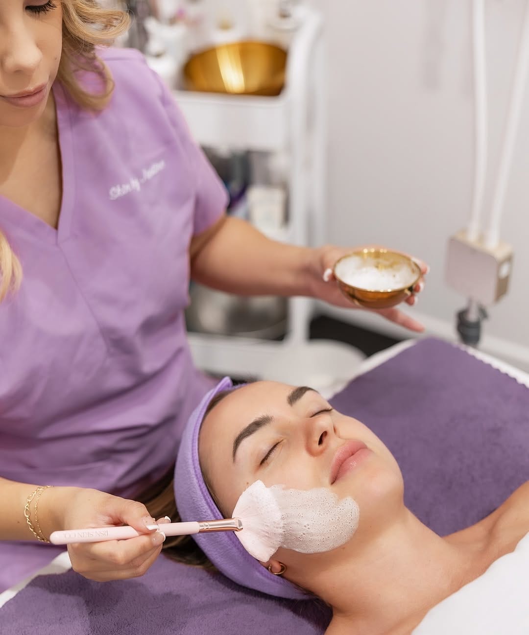 Post 10 by Justine | Santa Clarita, CA Esthetician | Corrective Facials on Instagram (image)
